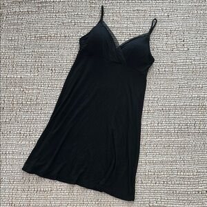 Like New Elegant and cosy Women's Nightgown in black